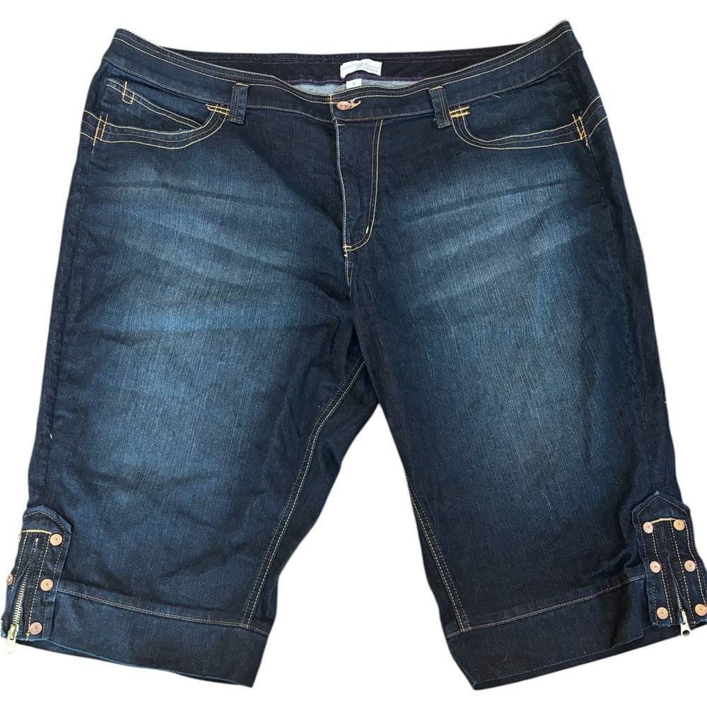 VENEZIA ZIPPER DETAIL BERMUDA SHORTS